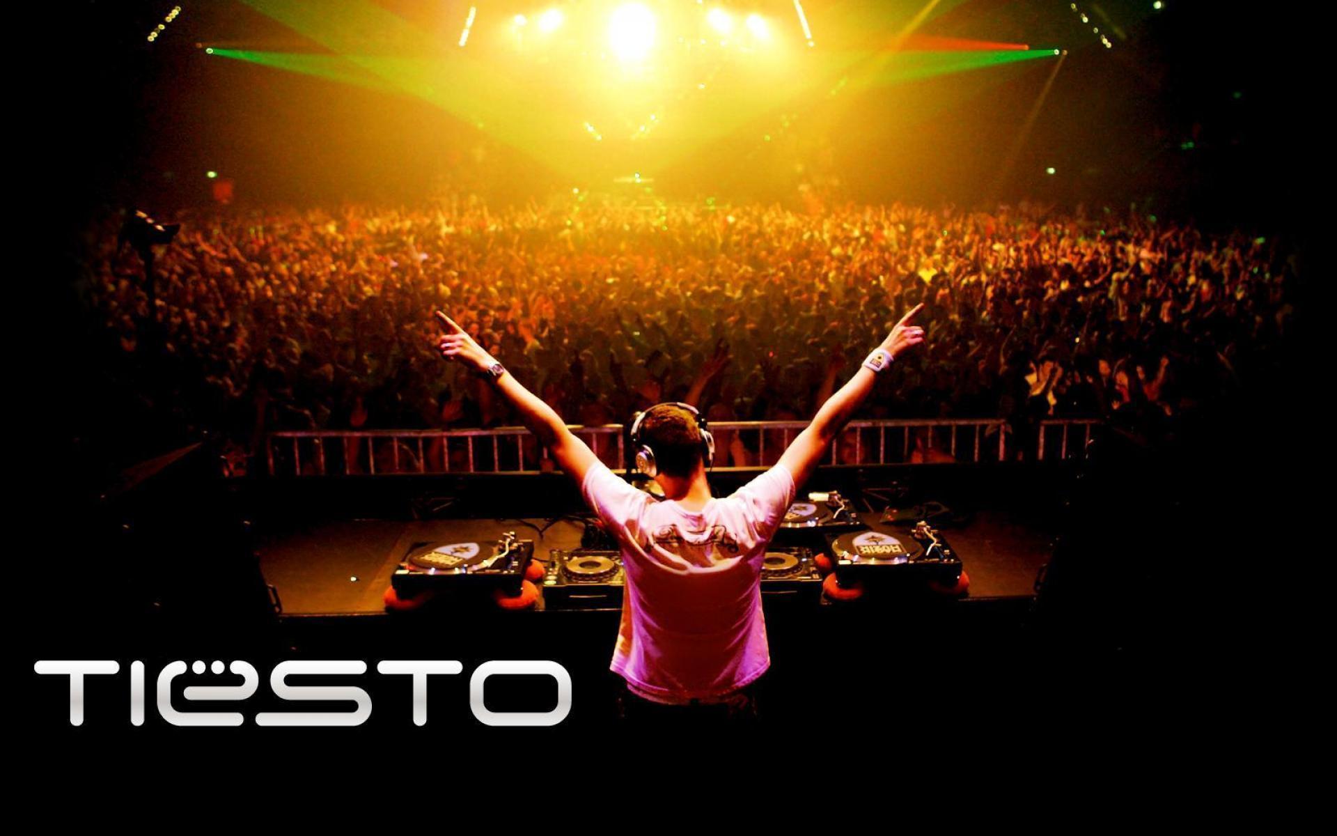 HD DJ Tiesto Wallpaper