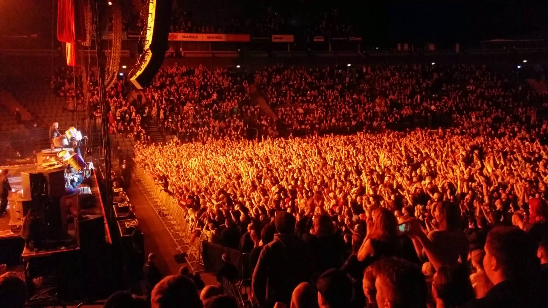 Slipknot it out Helsinki 2016 (crowd jumping)