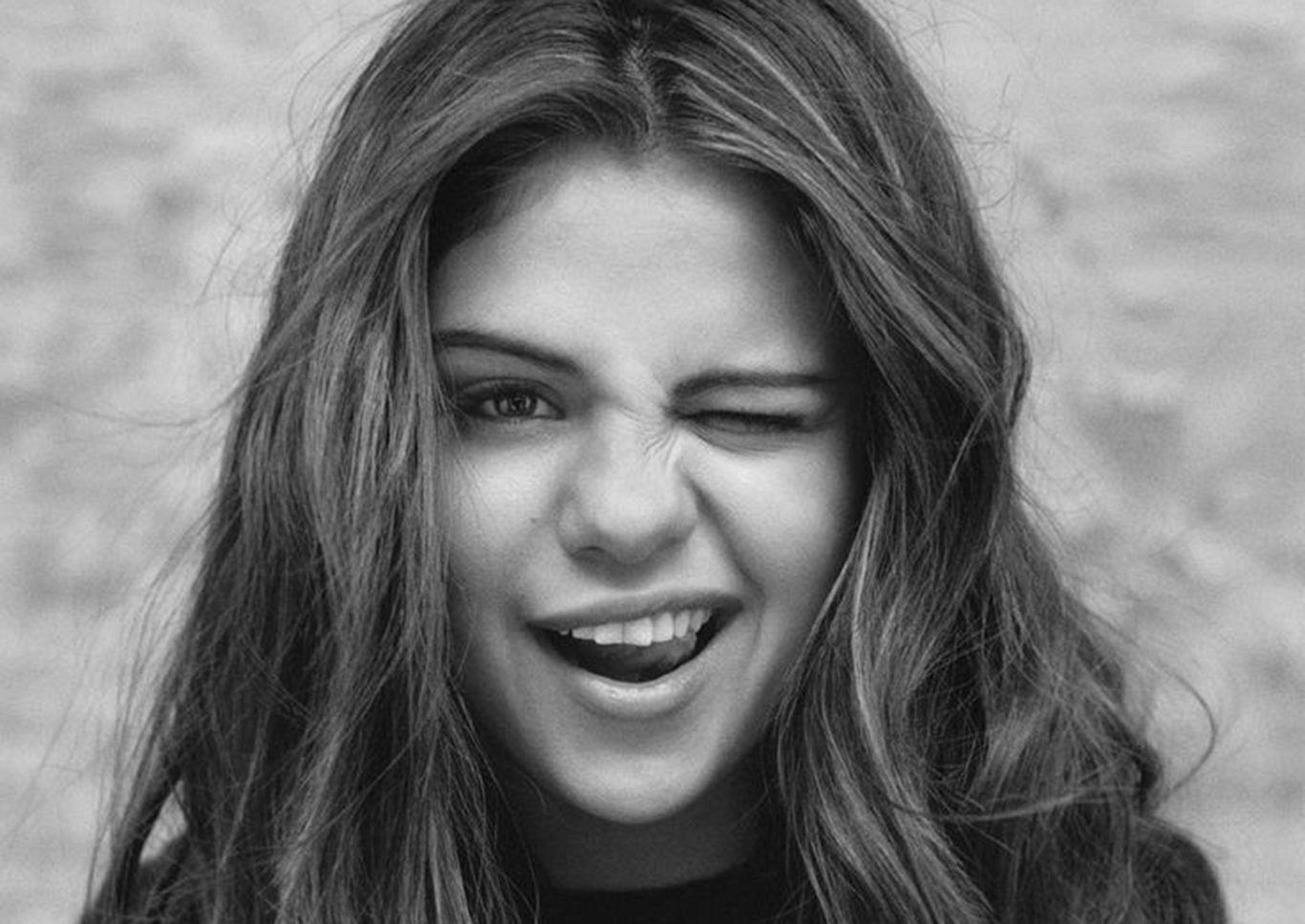 Selena Gomez wallpaper HD Download