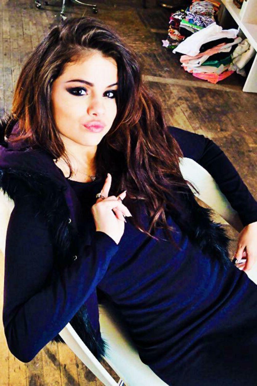 Selena Gomez Latest pics