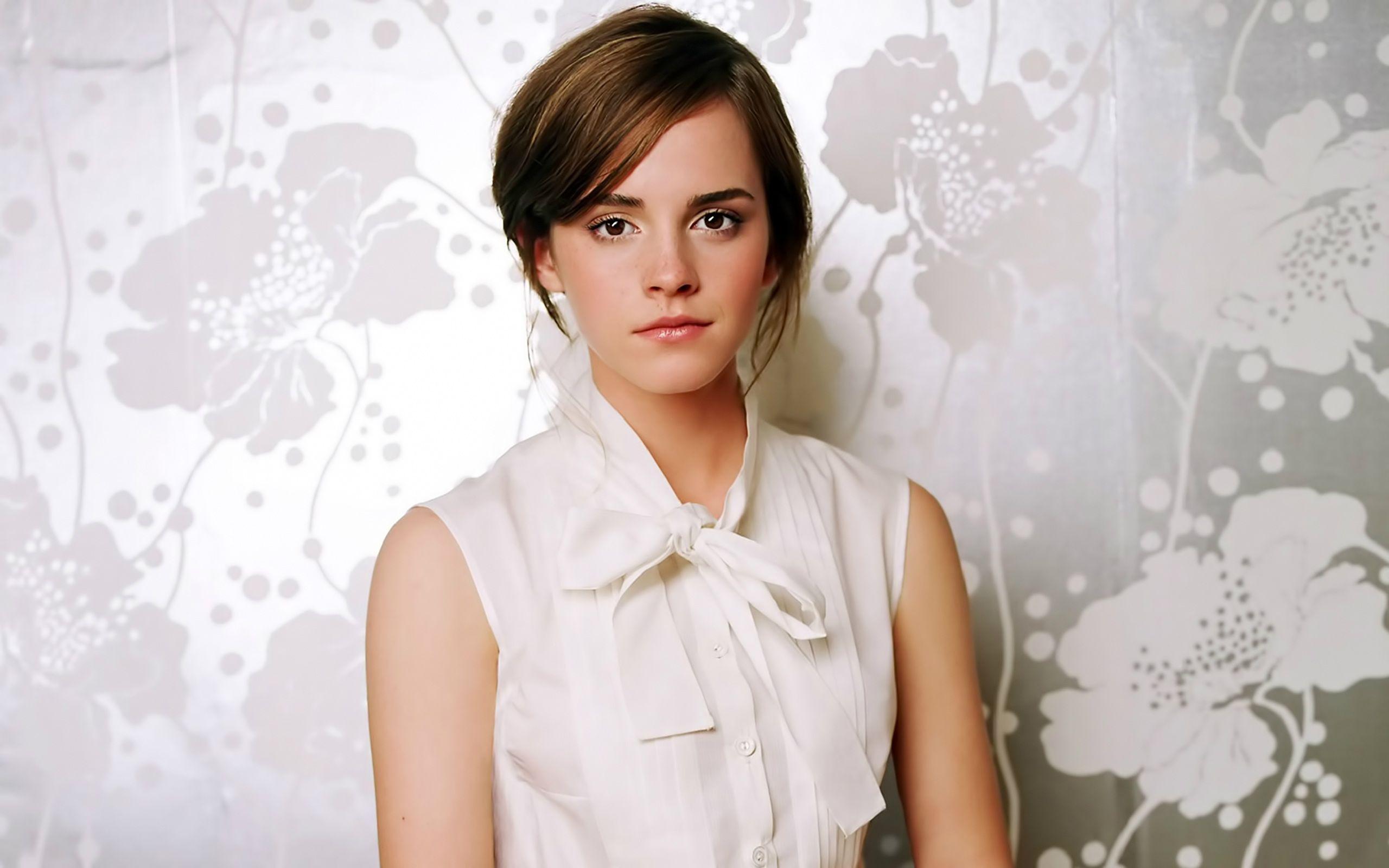 Emma Watson New Hair Style HD Wallpaper
