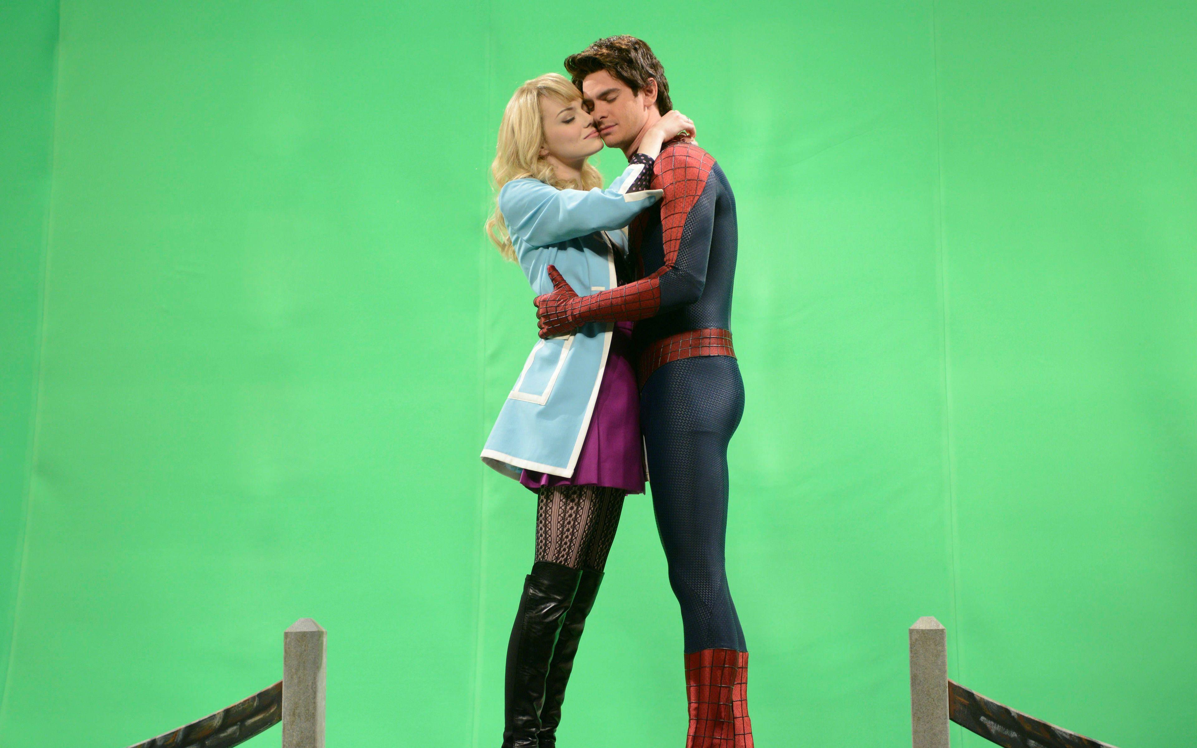 Emma Stone Love Spiderman HD Wallpaper