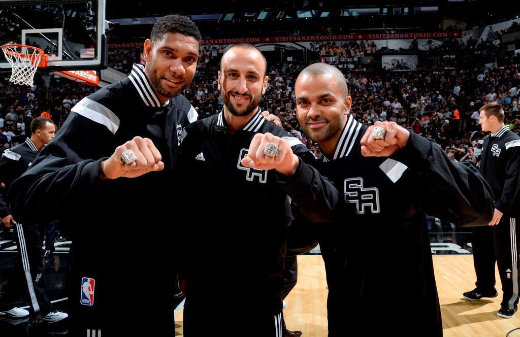 San Antonio Spurs Get Their Championship Rings (VIDEO)