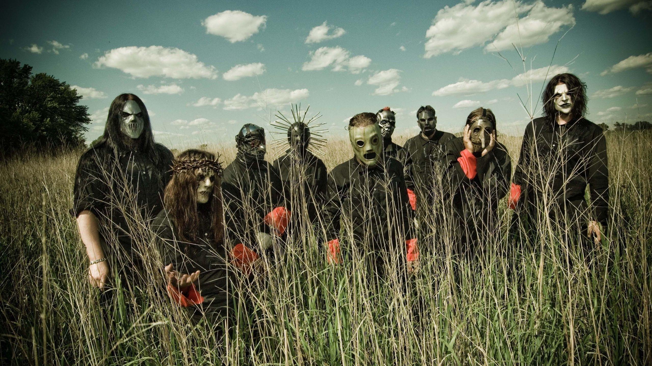 Group, The Sky In The Background, Team, Slipknot