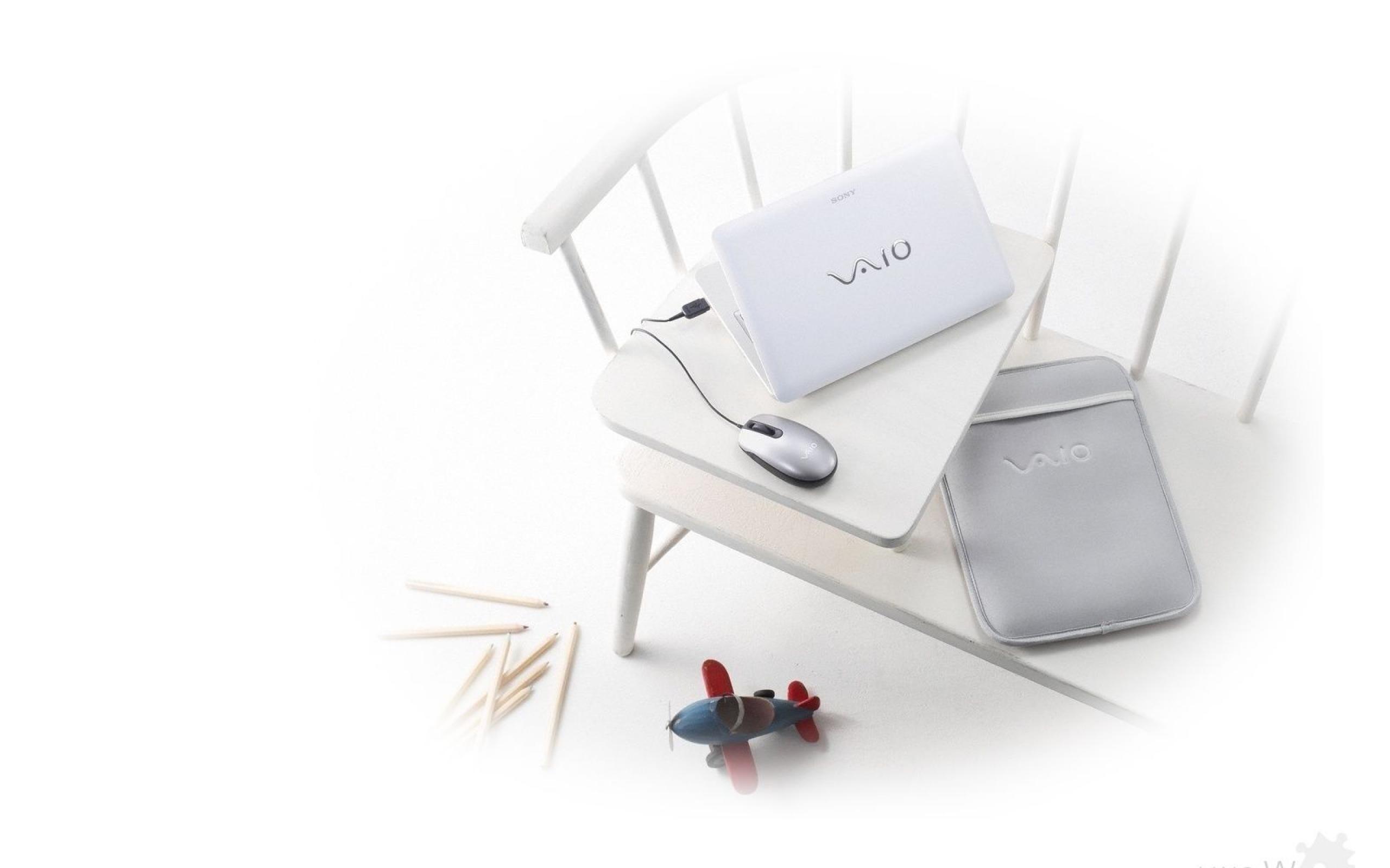 White Background, Sony, Vaio, Toy, Bench, Mouse, Laptop