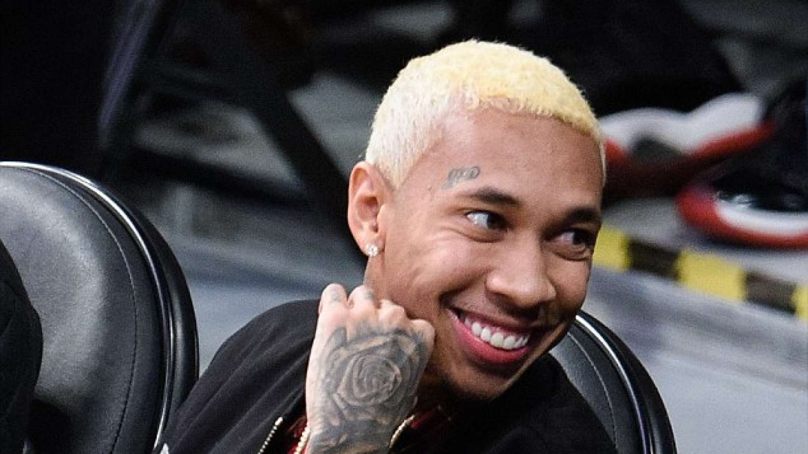 Tyga: Rapper hangs with pals amidst cheating sandal. Wetinhappen