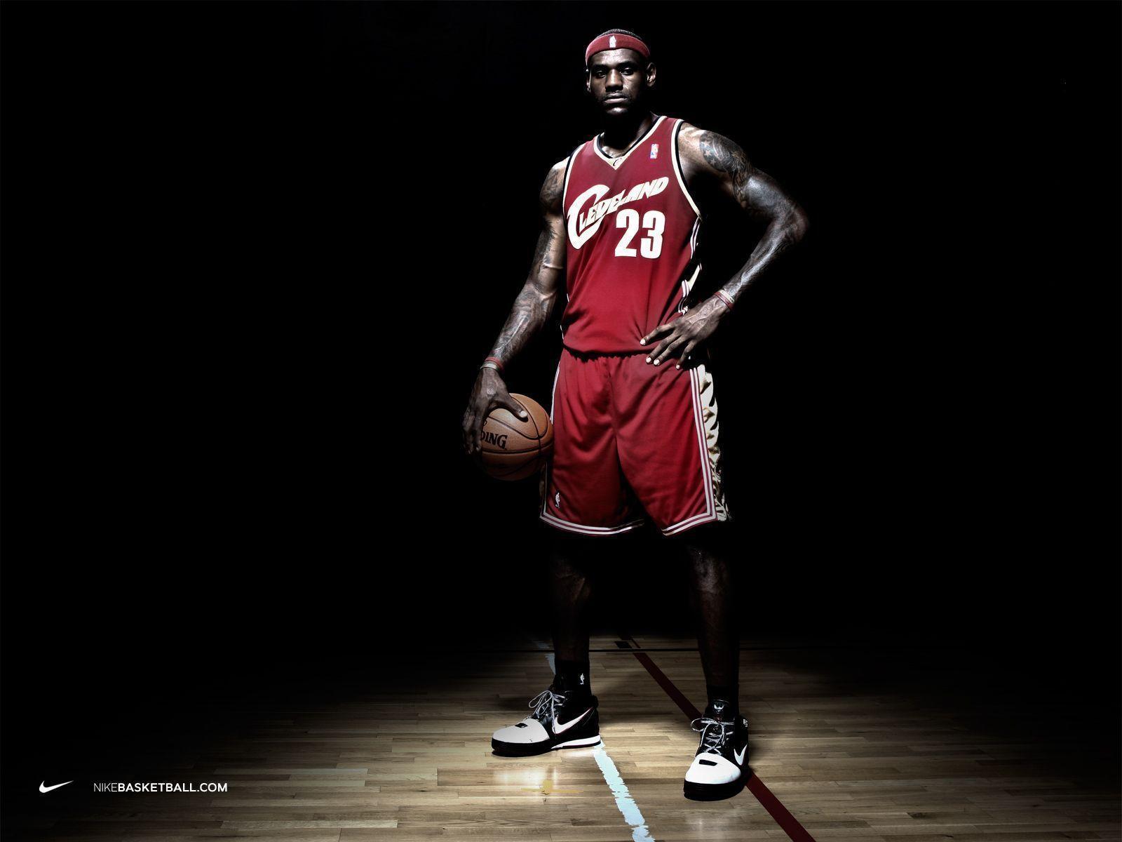 Lebron James Standing Nike Ad Wallpaper Site De La Sneaker