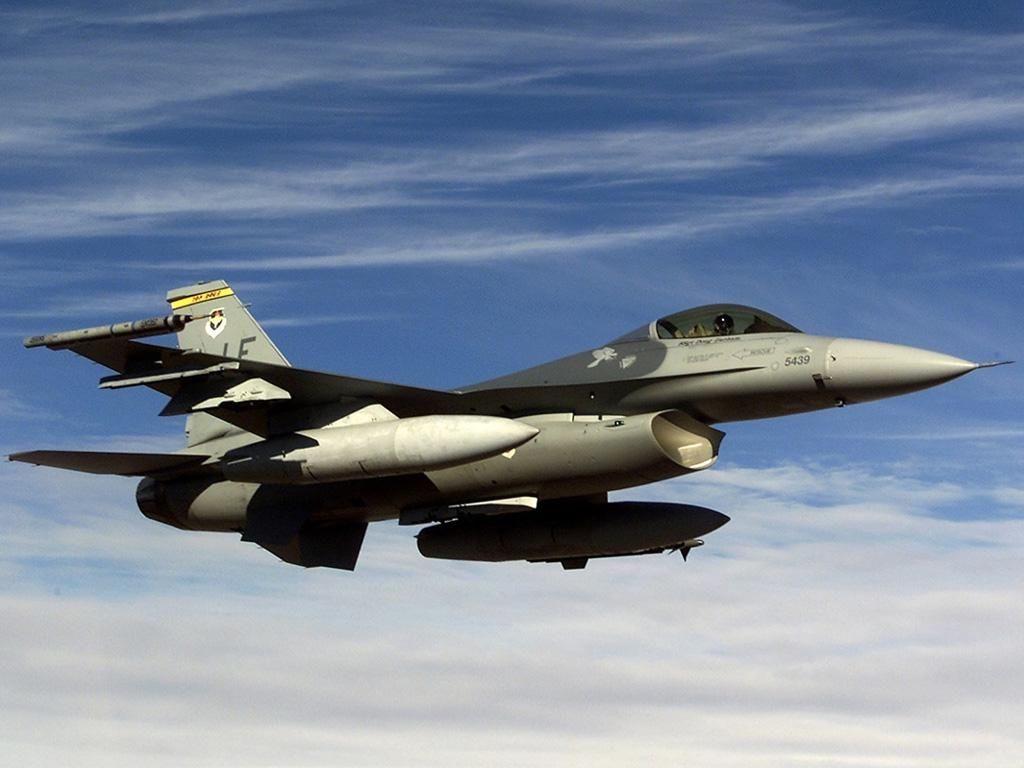Gadgets Info Available: Wallpaper F 16 Fighter