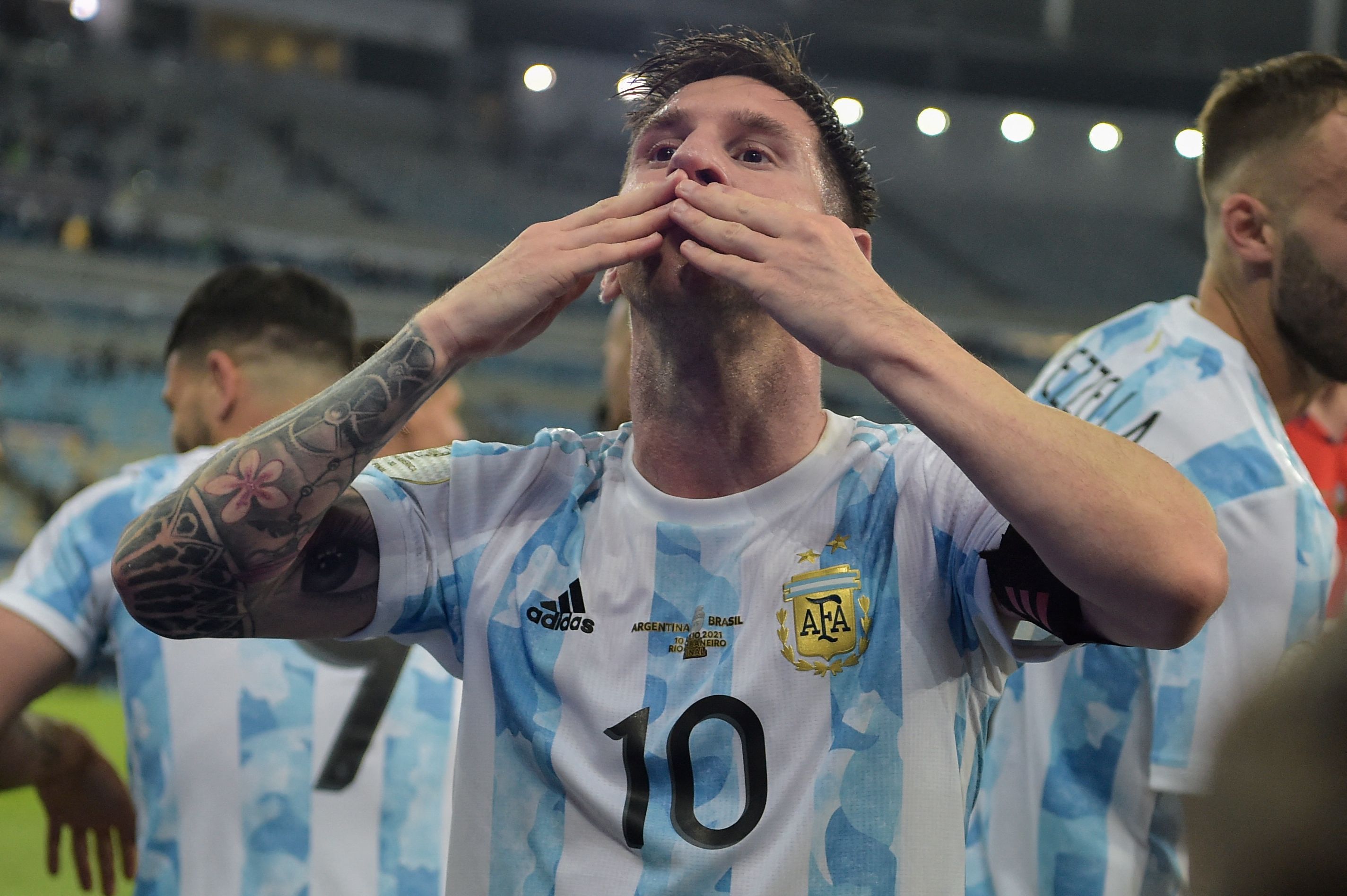 Messi Kissing Copa America