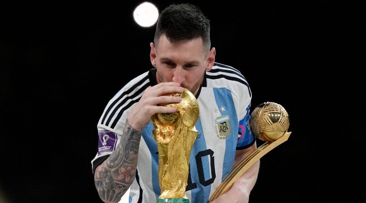 Messi Kissing World Cup Wallpapers Wallpaper Cave