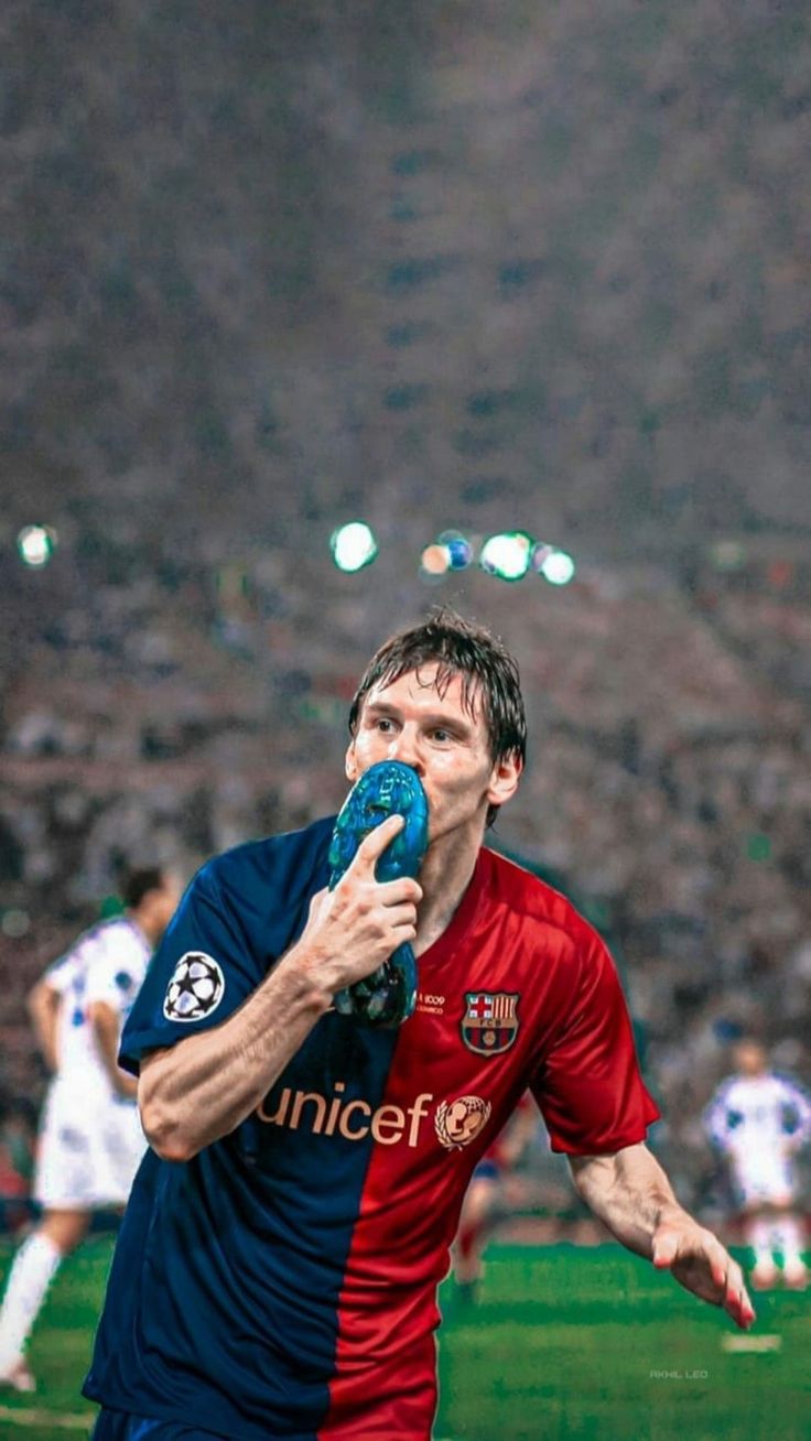 Messi Kissing Boot Wallpapers Wallpaper Cave