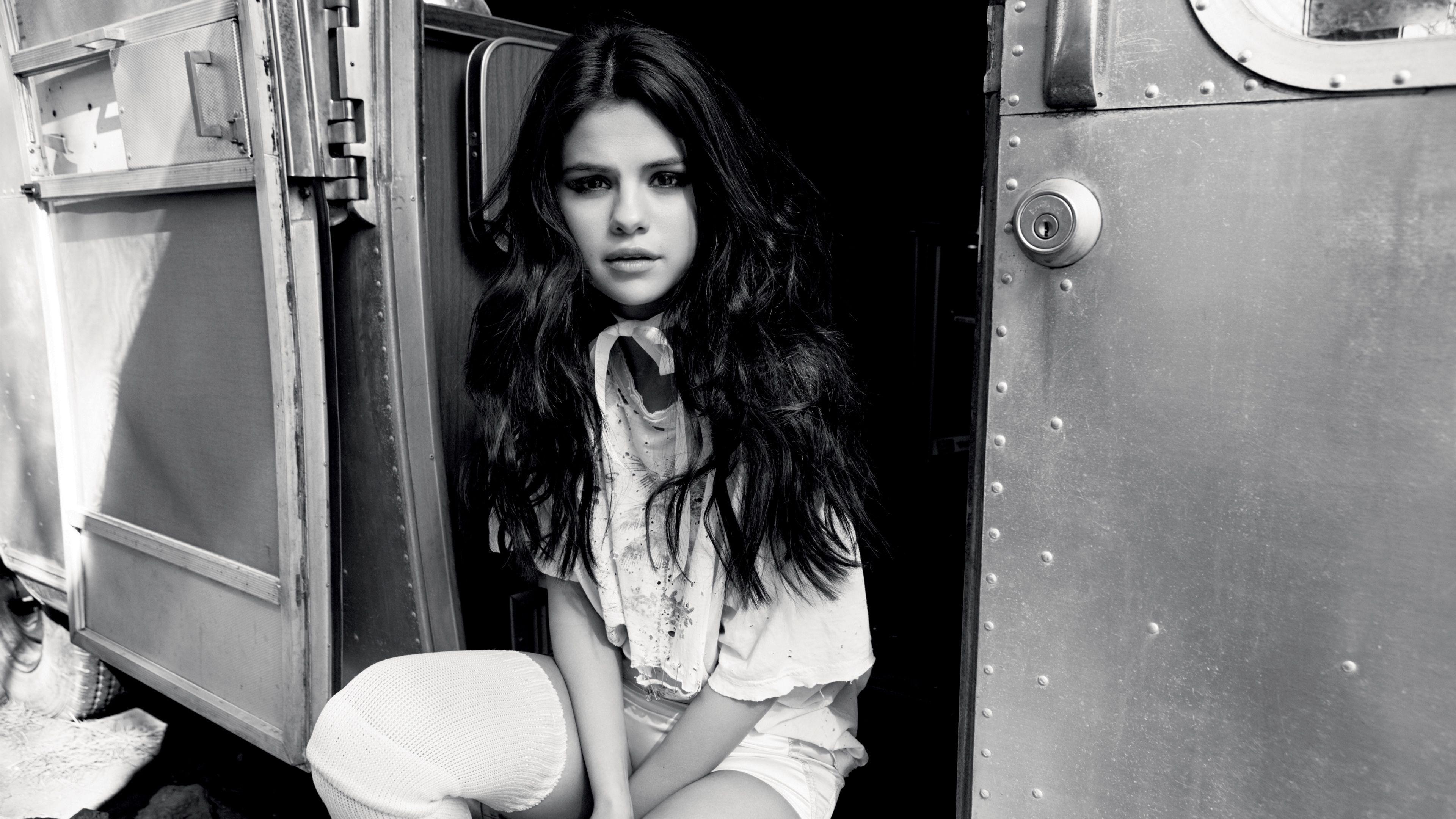 Selena Gomez 4K Wallpaper