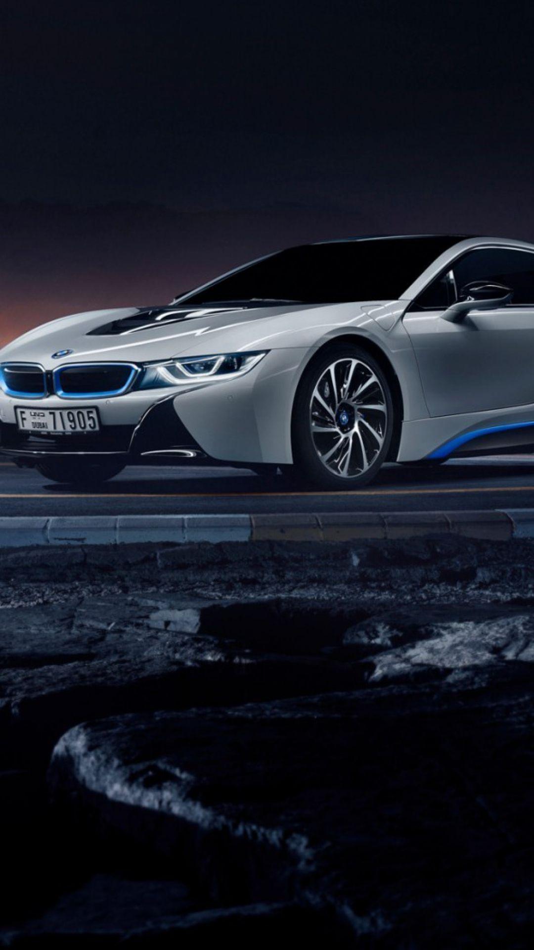 HD Background BMW i8 In White Color Side View Night Wallpaper