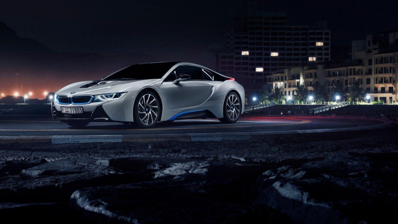 HD Background BMW i8 In White Color Side View Night Wallpaper