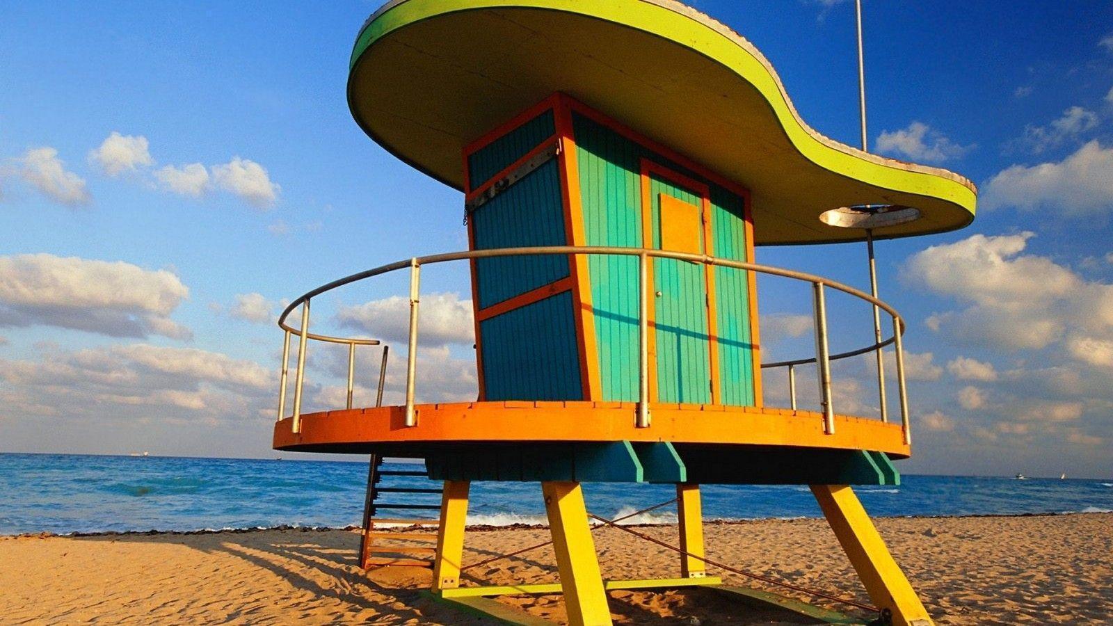 Beach Station in Miami, Florida widescreen wallpaper. Wide