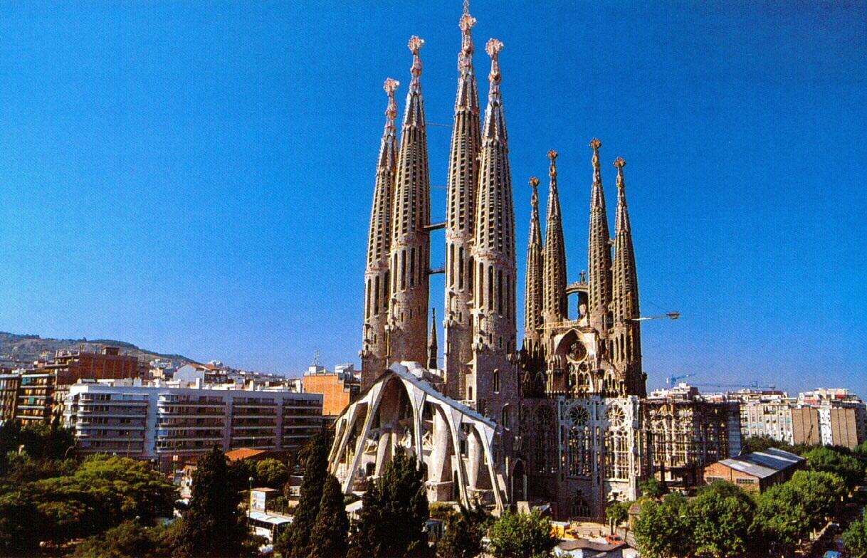 Sagrada Família HD Wallpaper HD Wallpaper