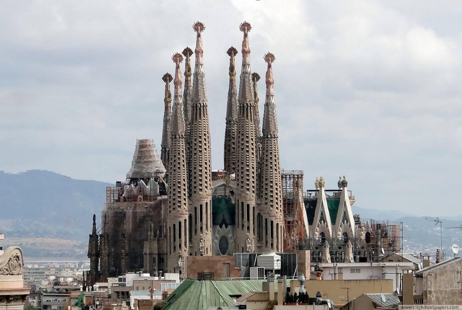 The magnificent la sagrada familia church in Barcelona. city