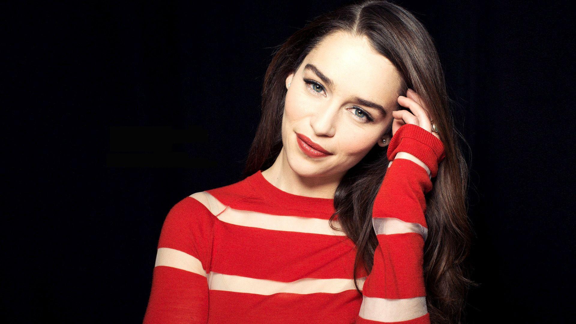 Emilia Clarke Hot HD Wallpaper 2015