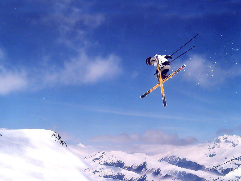 Snow Skiing Wallpaper