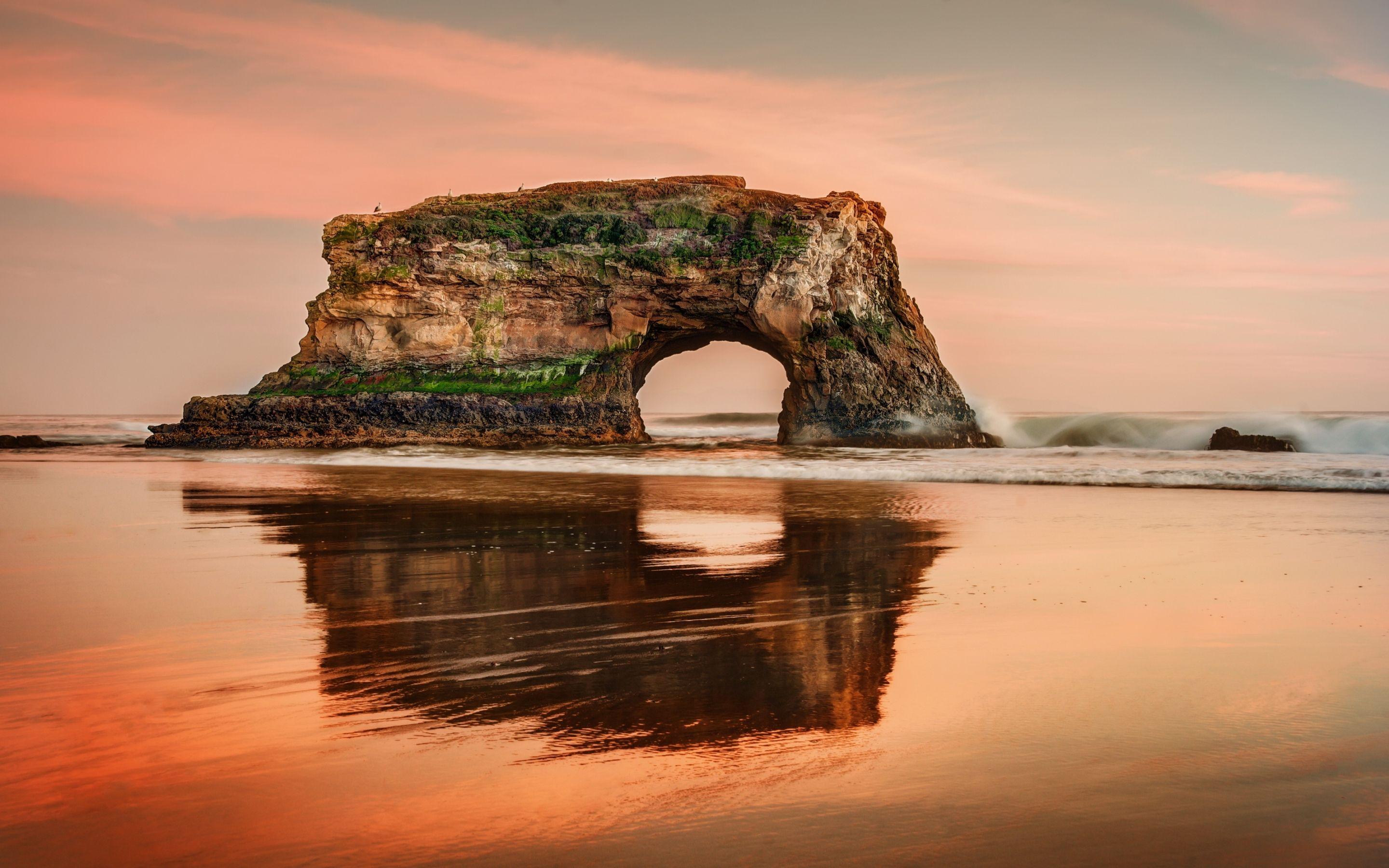 Natural bridge beach santa cruz usa Wallpaper