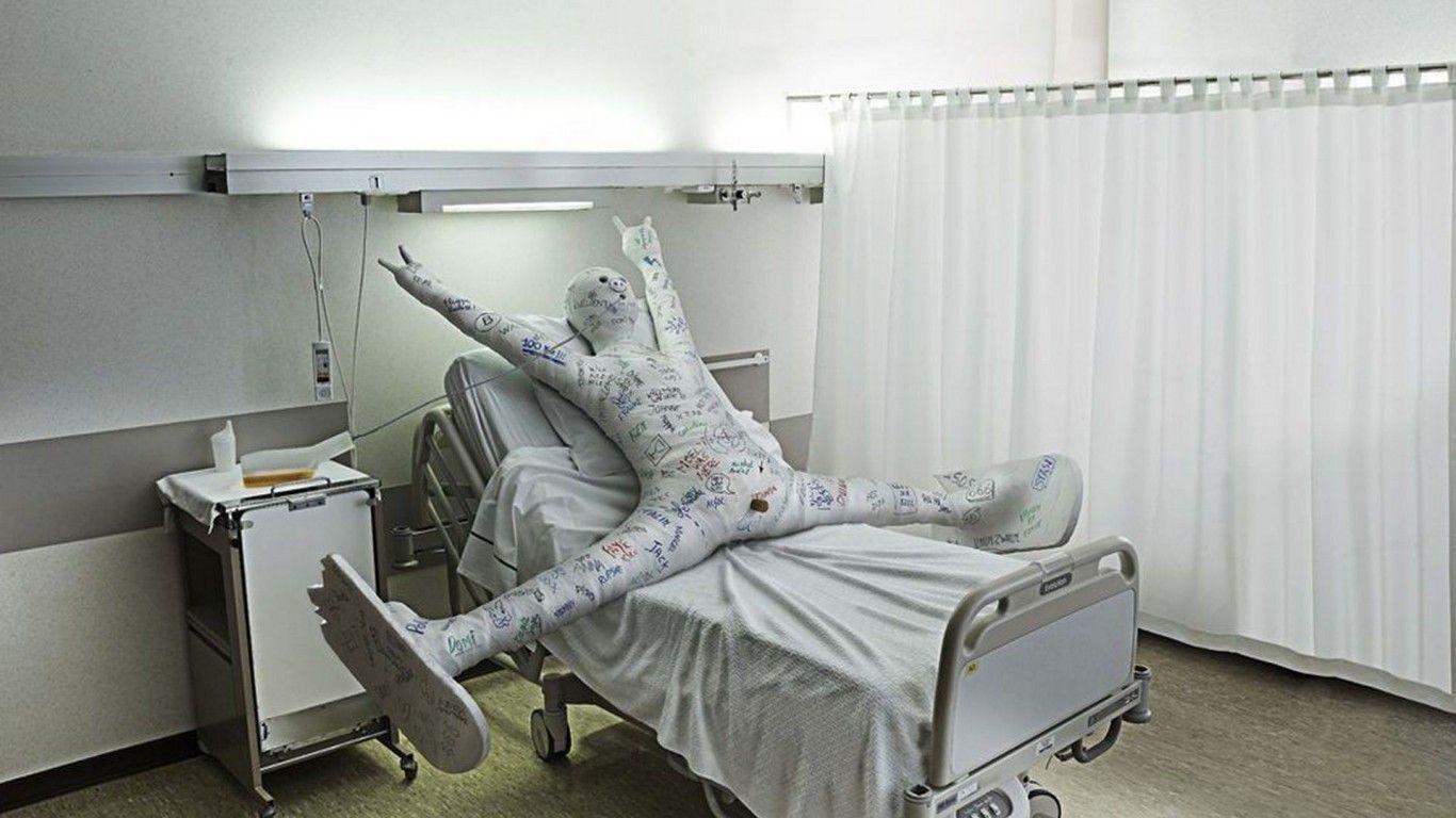 Wallpaper Snowboarding Hospital Creativity Injury As 1366x768