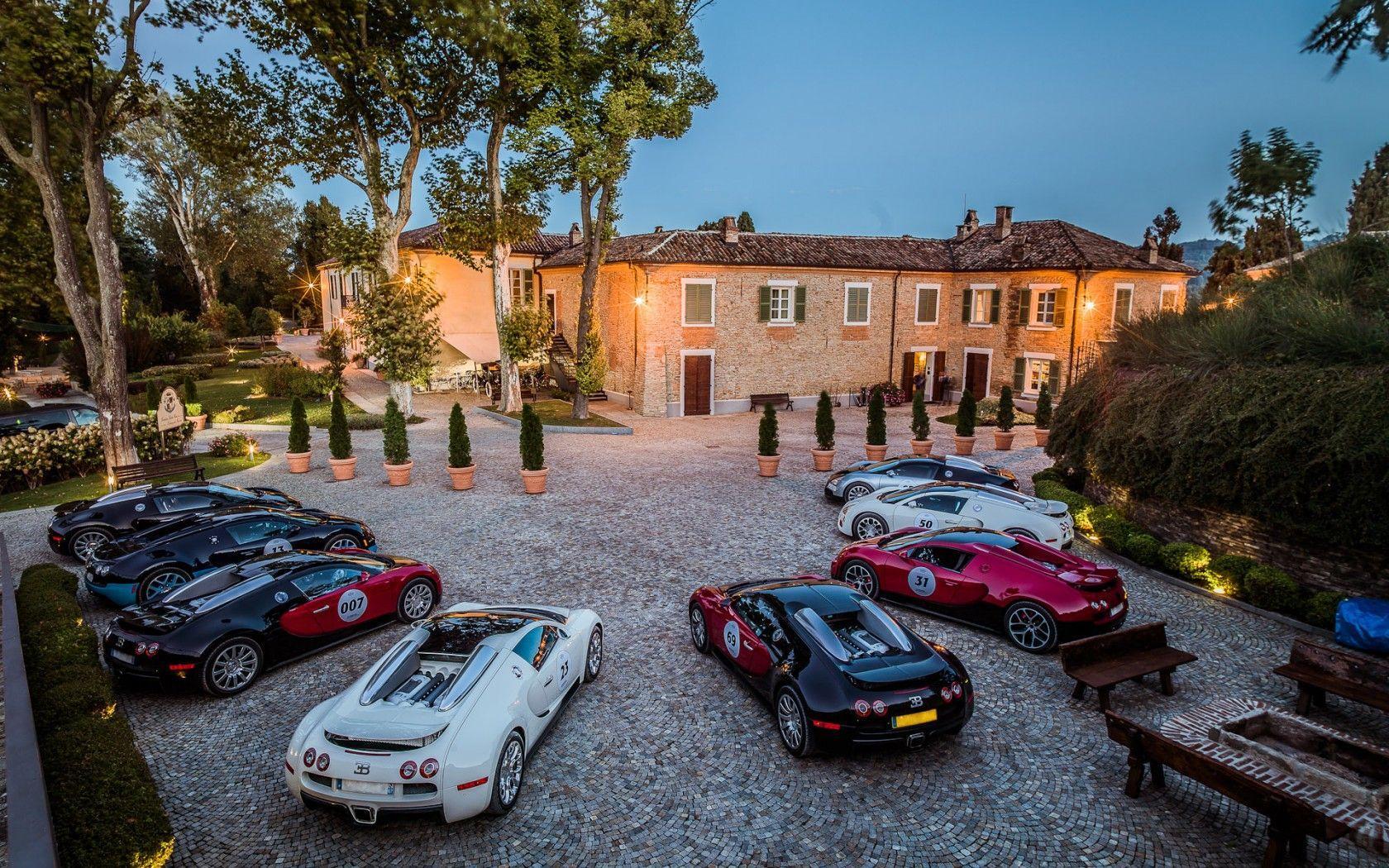 Picture Bugatti Veyrons at Mansion Wallpaper, Image