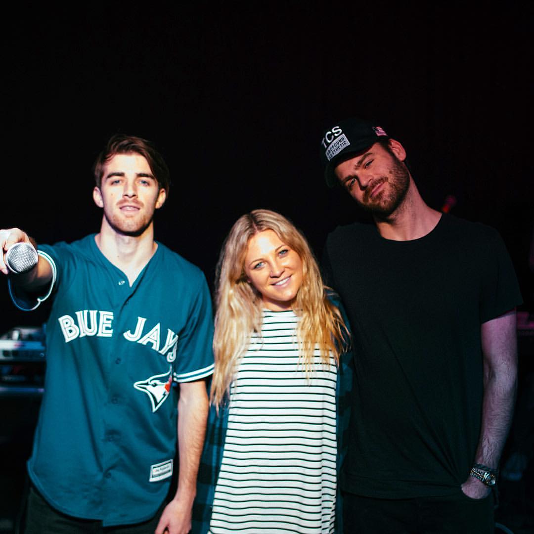 THE CHAINSMOKERS