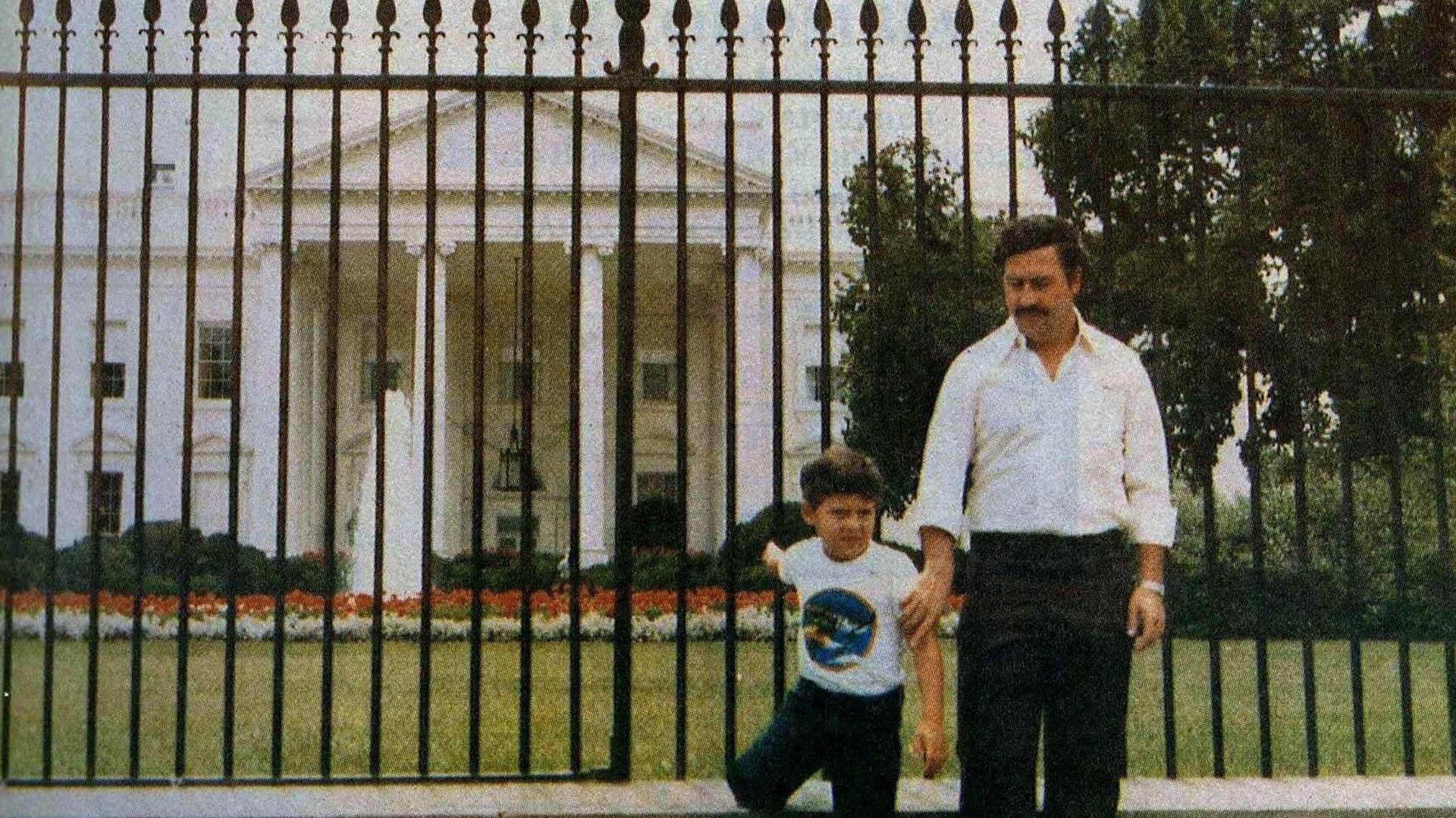 Pablo Escobar and Son White House wallpaperx1080