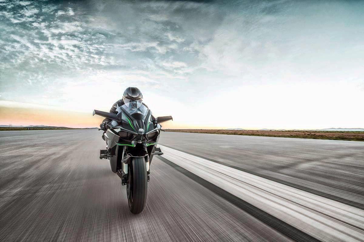 motorcycle and bike review: 2015 Kawasaki Ninja H2r Far front view
