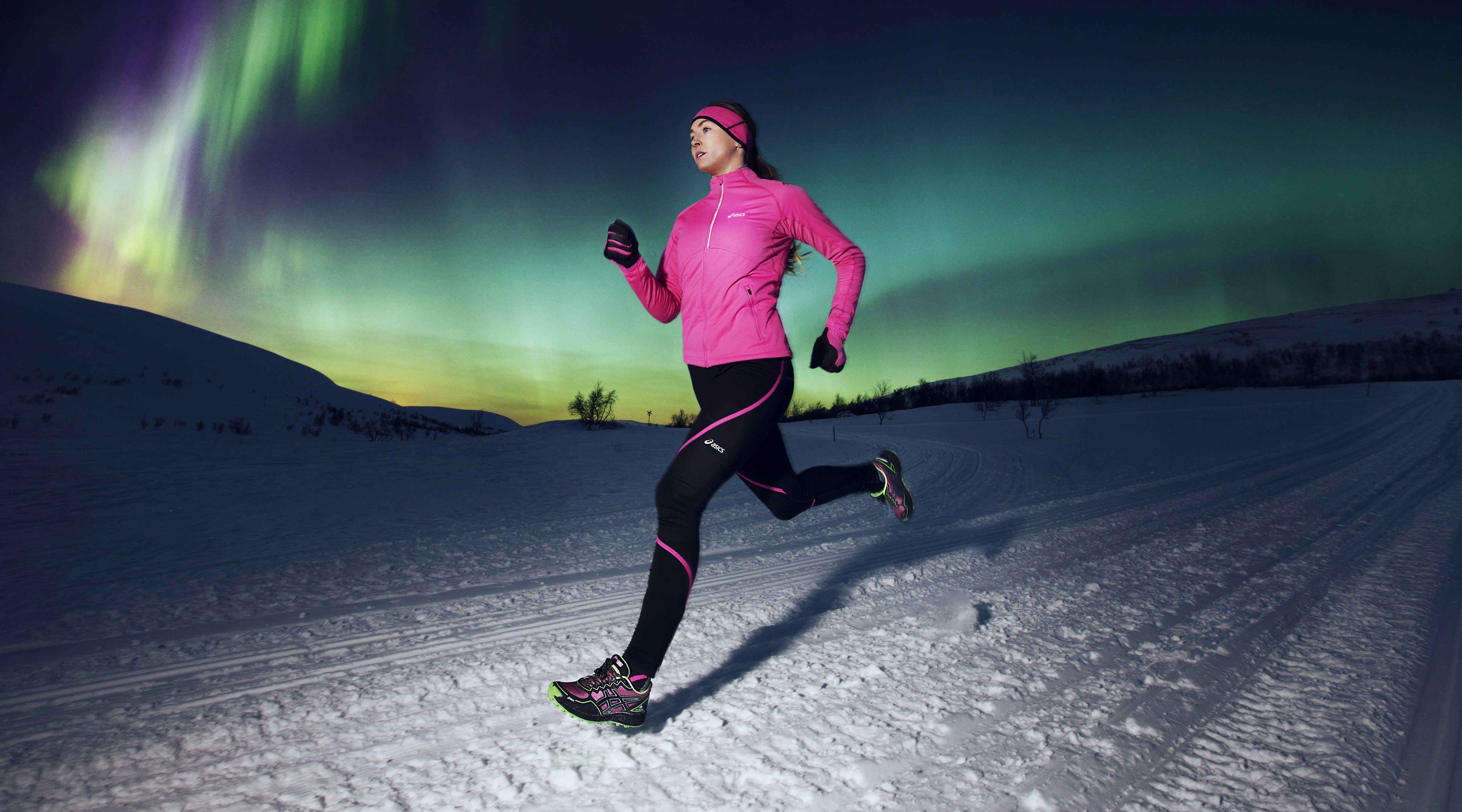 Download Wallpaper nature, sport, winter, pink dress, running