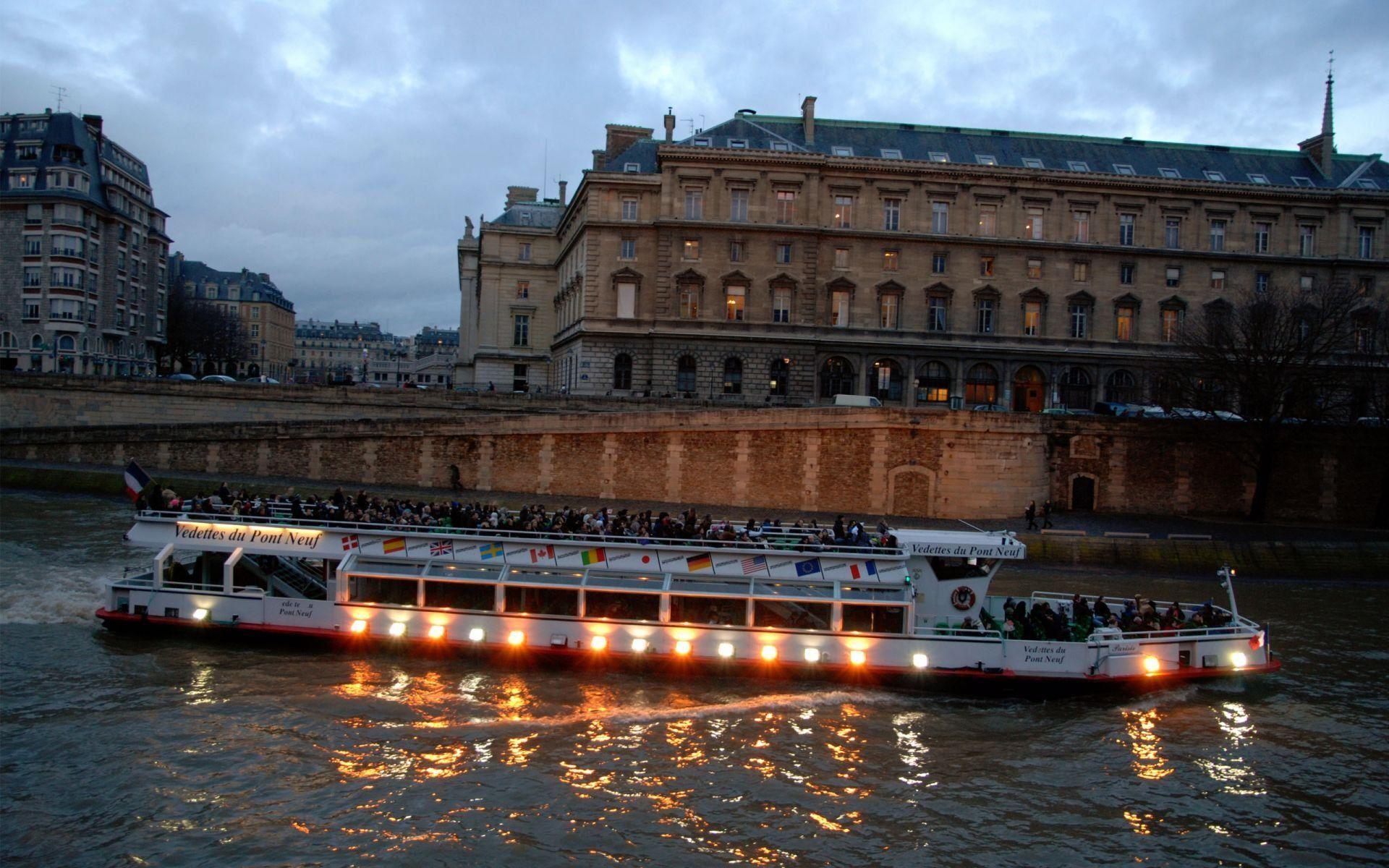 Seine River Wallpaper