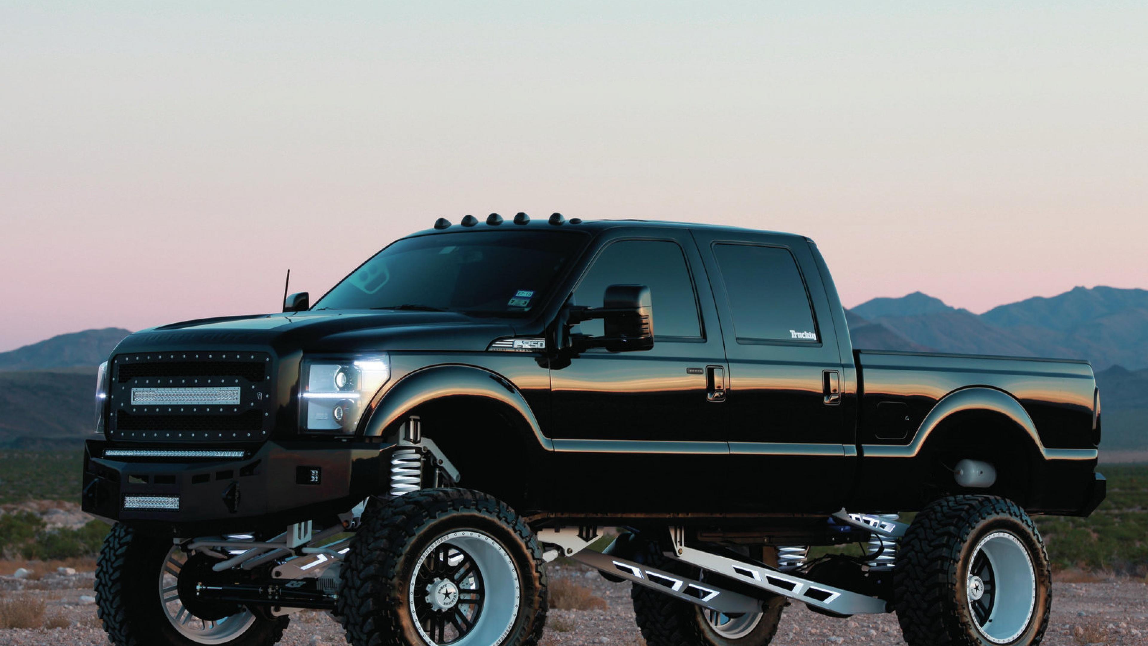 Lifted Truck Wallpaper