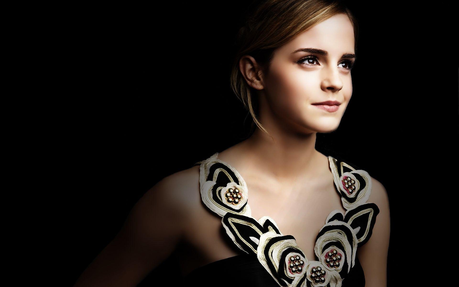 Emma Watson HD Desktop Wallpaper