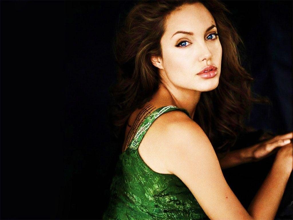 Free downlaod Angelina Jolie full HD wallpaper Hollywood best