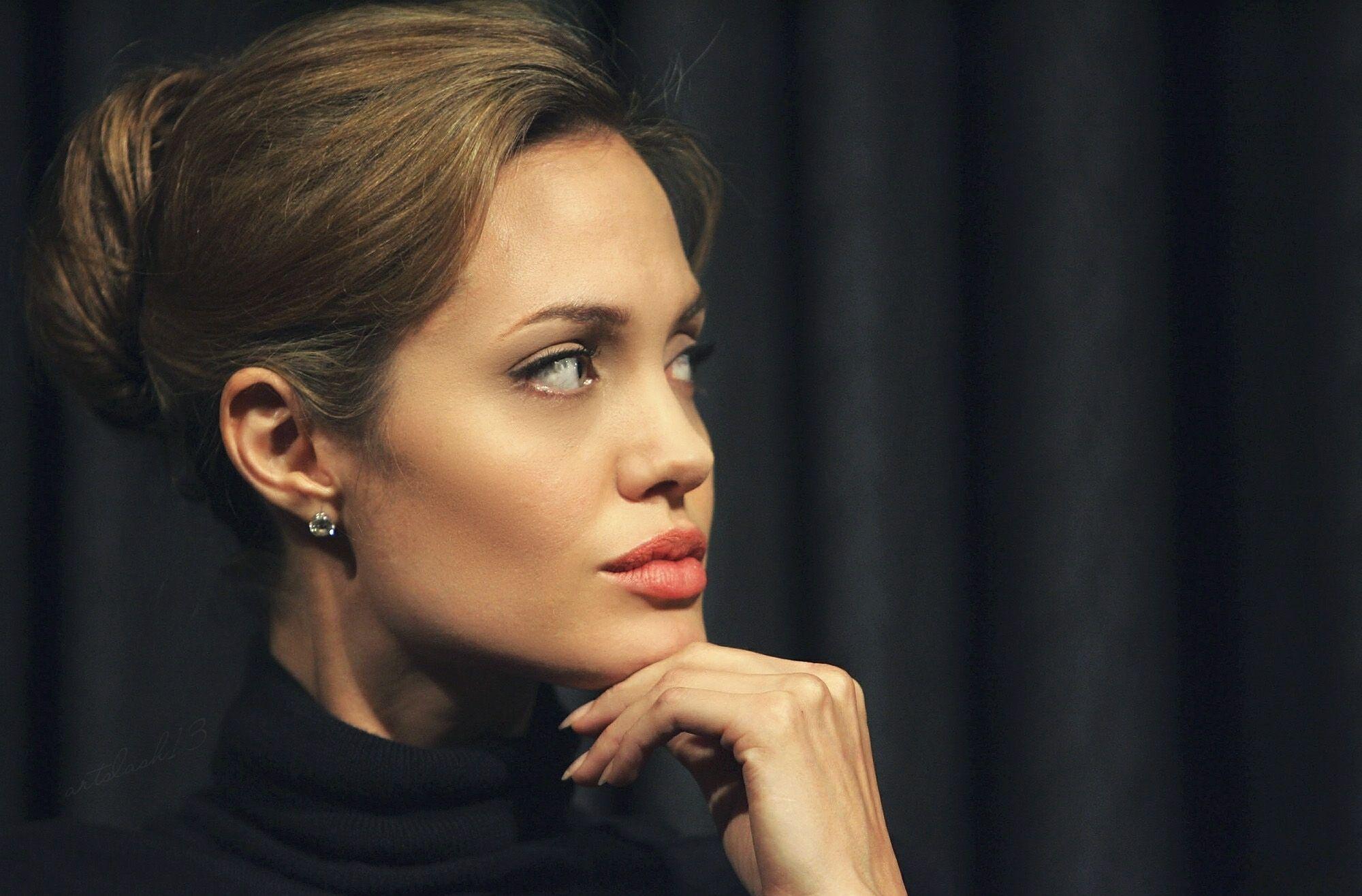 Angelina Jolie Wallpaper, Picture, Image