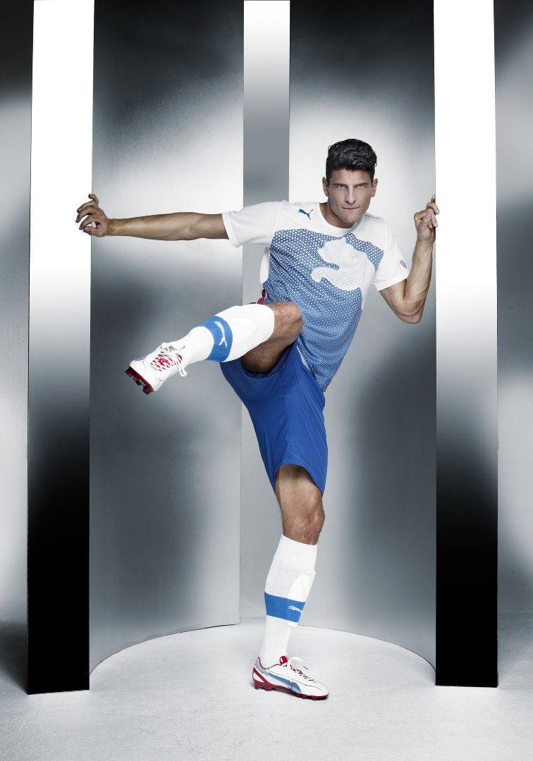 All Soccer Playerz HD Wallpaper: Mario Gomez New HD Wallpaper 2012