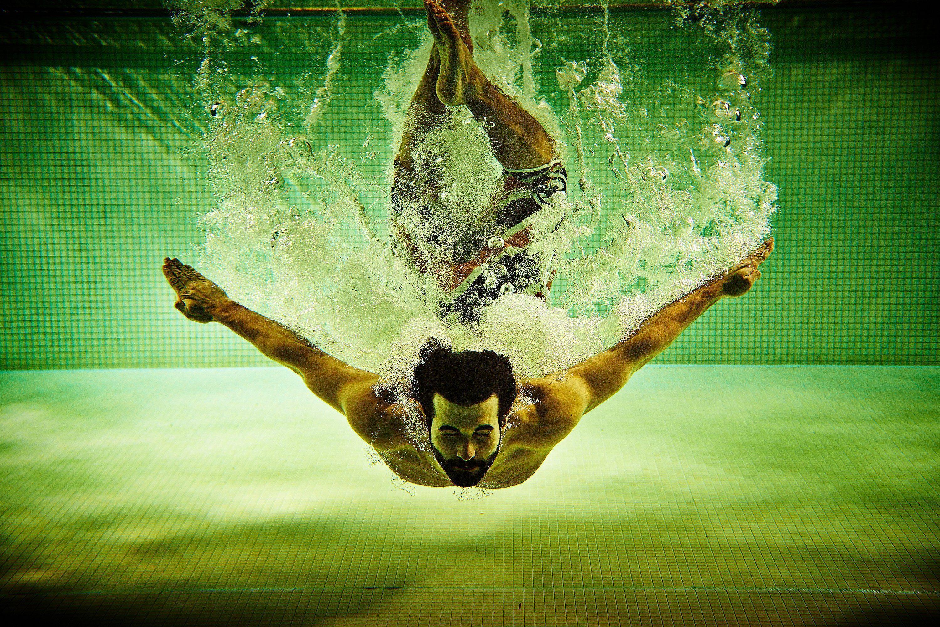 swimming wallpaper