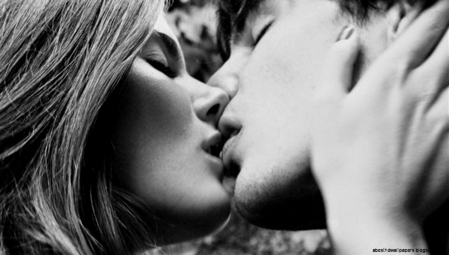 Awesome Kissing HD Wallpaper 919