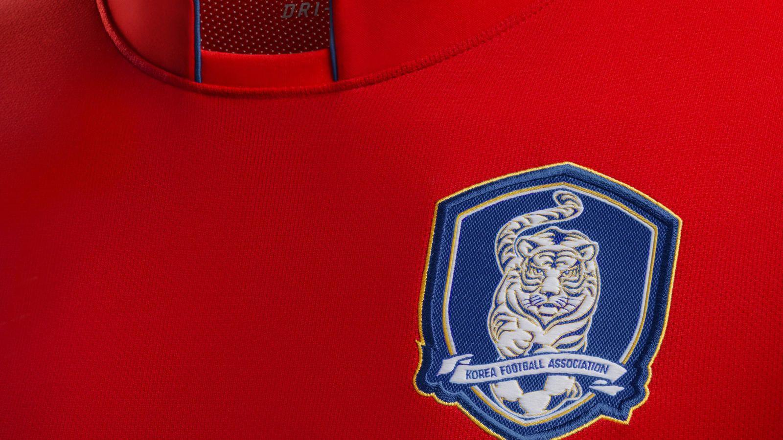 Nike Football Unveils 2014 Korea National Team Kit