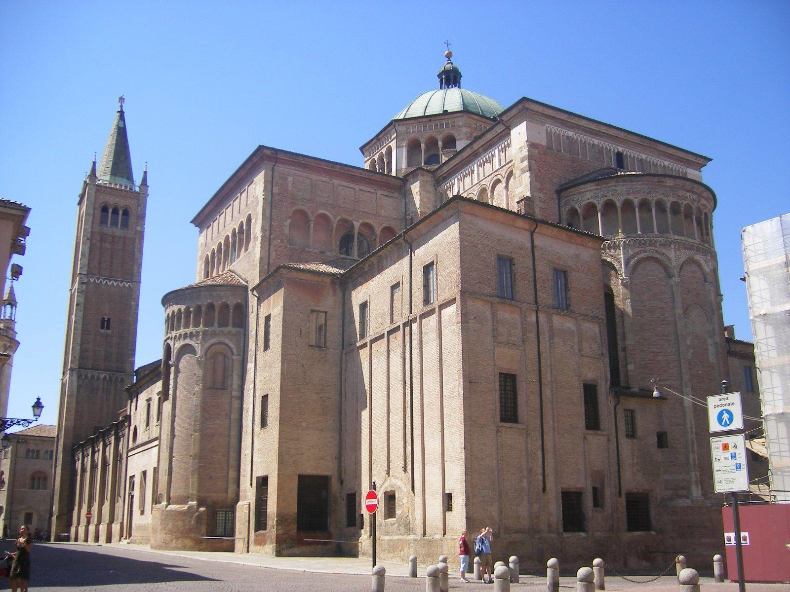 Cathedral in Parma, Italy wallpaper and image