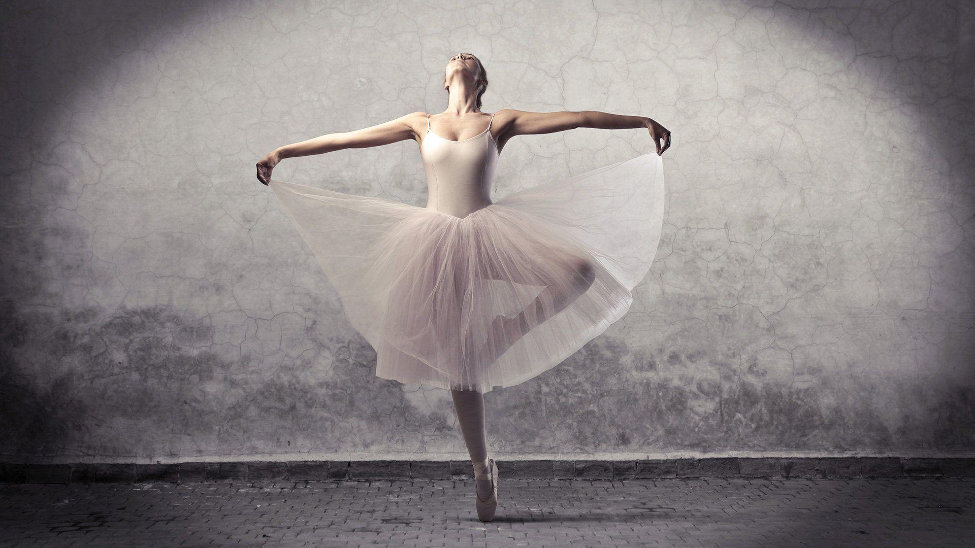 Замечательная попочка балерины