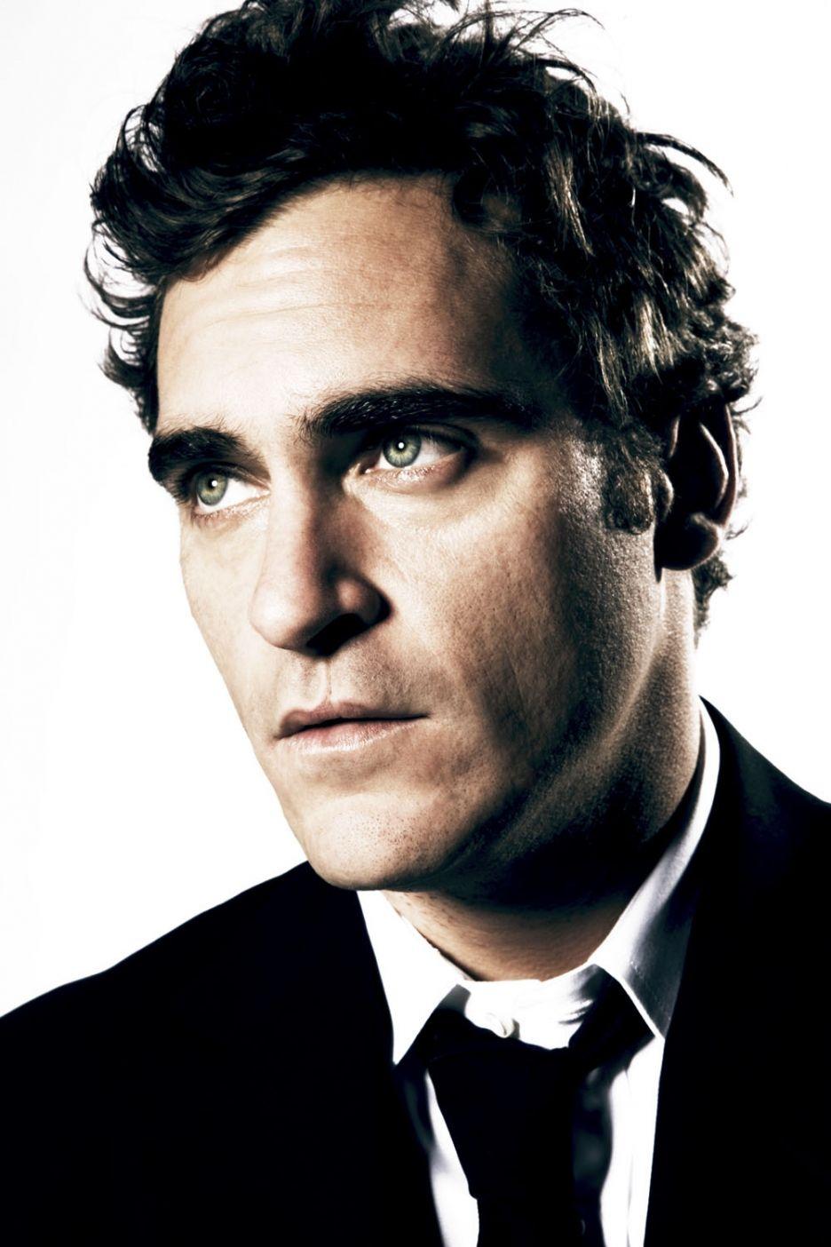 WB Trying to Land Joaquin Phoenix for Man of Steel 2