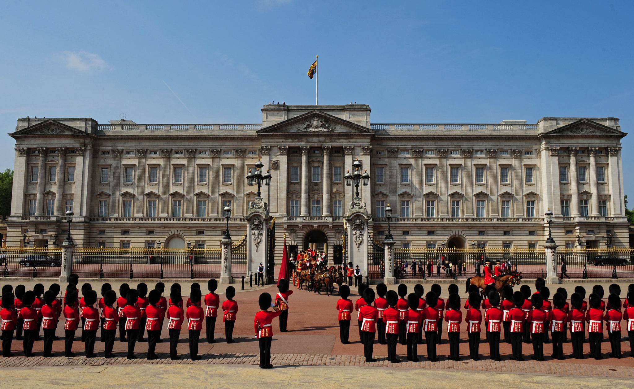 New Buckingham Palace Pics View Wallpaper
