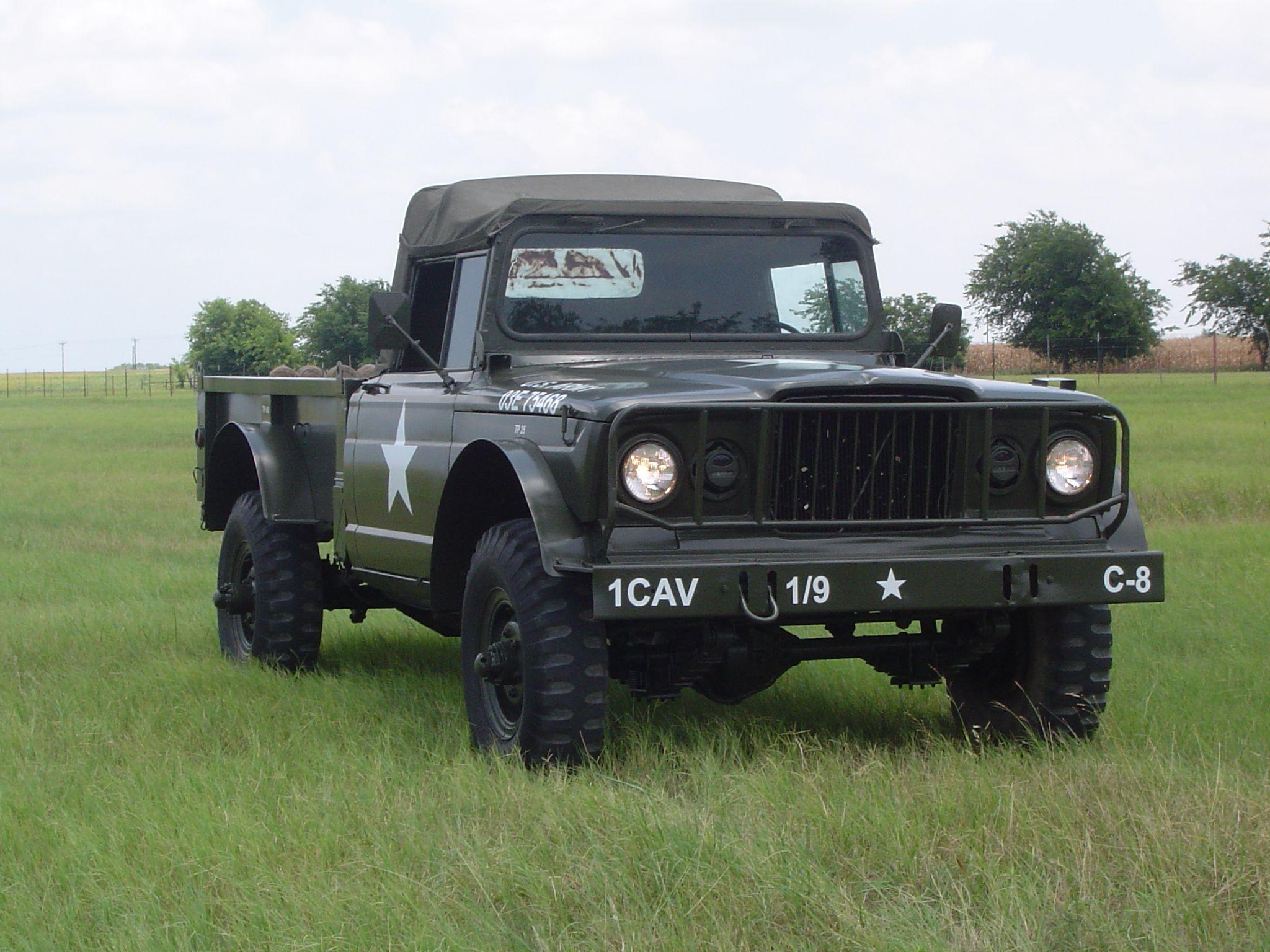 Old American 4x4 Iron M 715 (Jeep Gladiator) Vs. IH Scout 5