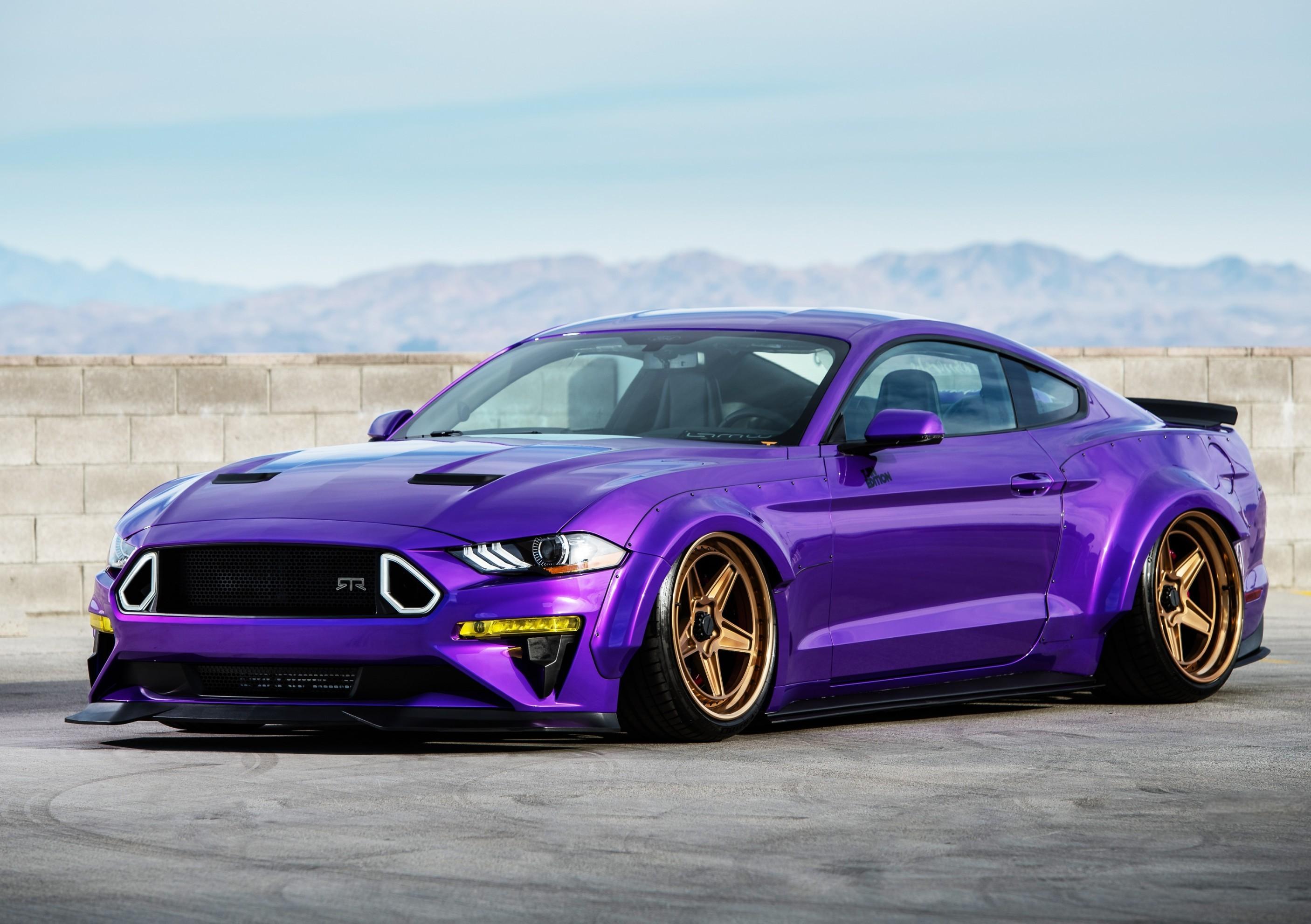 Пурпурный цвет машины фото