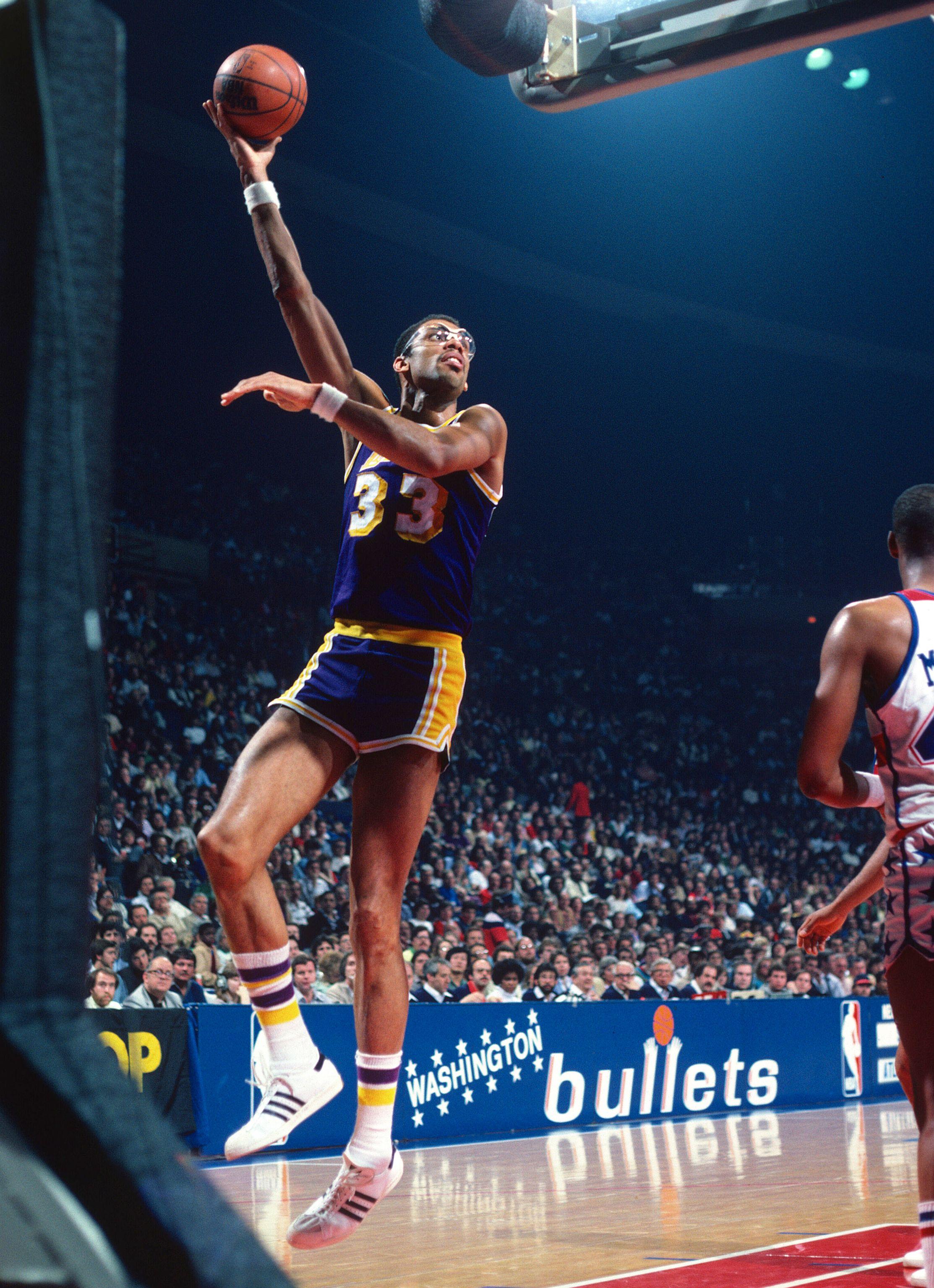 2. Kareem Abdul Jabbar: 10 Greatest NBA Players Ever
