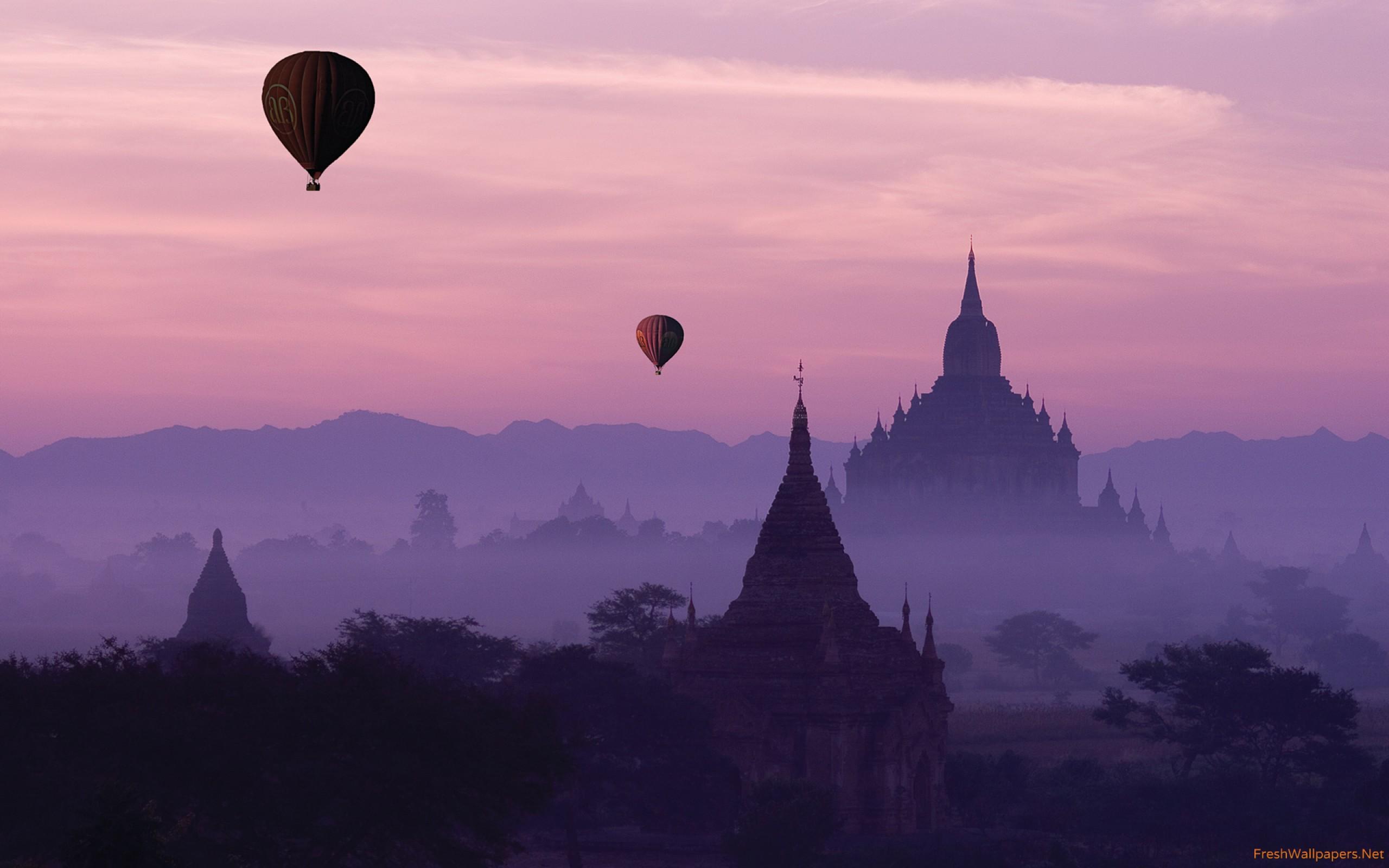 Temples and Hot Air Baloons in Fog of Bagan wallpaper