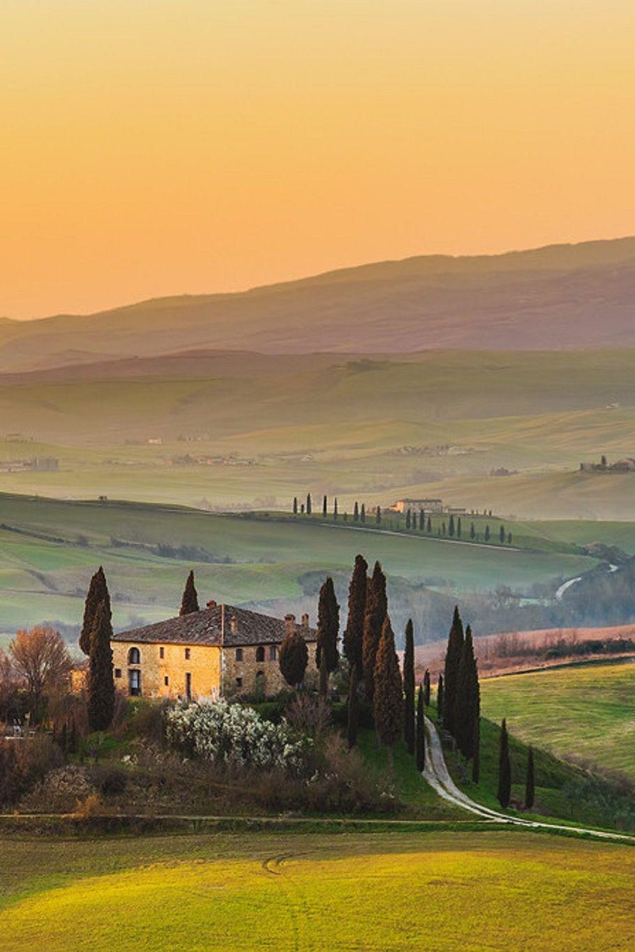 Another amazing picture of the Tuscan Countryside #Tuscany #travel