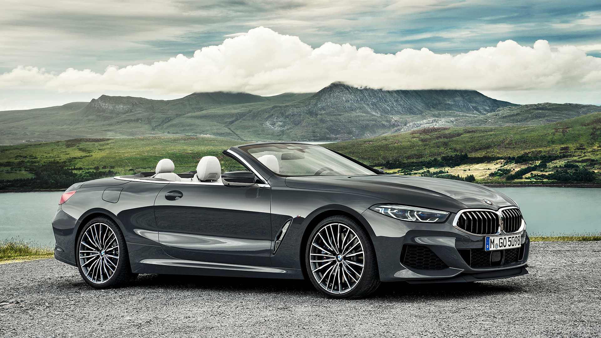 BMW 8 Series Convertible Loses Its Roof, Still Looks Lovely