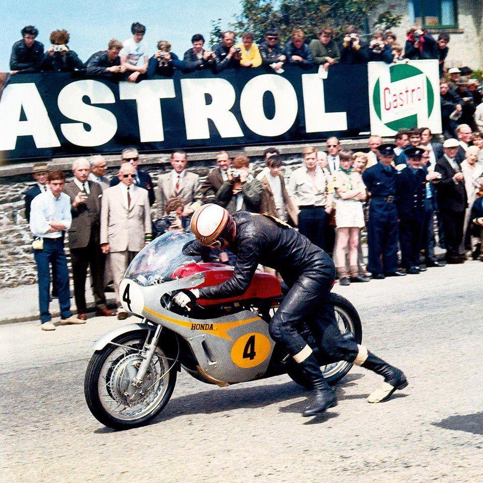 Mike Hailwood, Honda RC 1967 Isle of Man Senior TT. Vintage